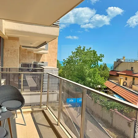 Skyline 42 Apartment *